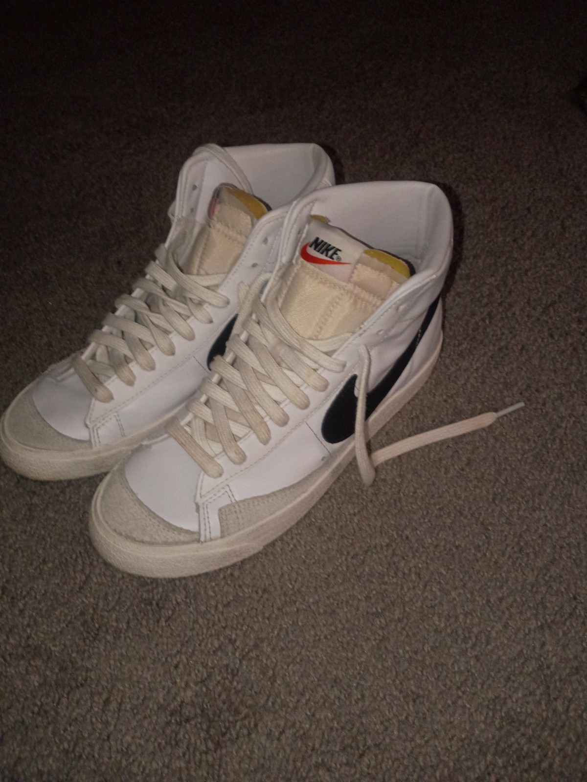 Size 9 women’s- Nike Blazer ’77 Vintage Mid White
