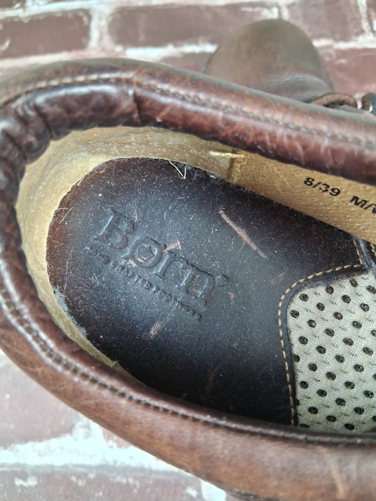 Born Hand Crafted Women Shoes Brown Stitched Leather Stitched Casual Sz 8 Rugged