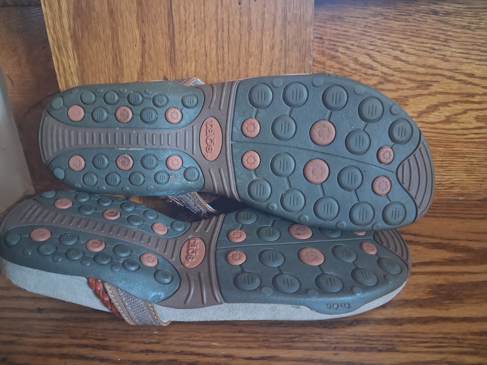 Taos Leather Sandals Women Sz 9 Braided Strap Comfort Split Toe Brown Daisy