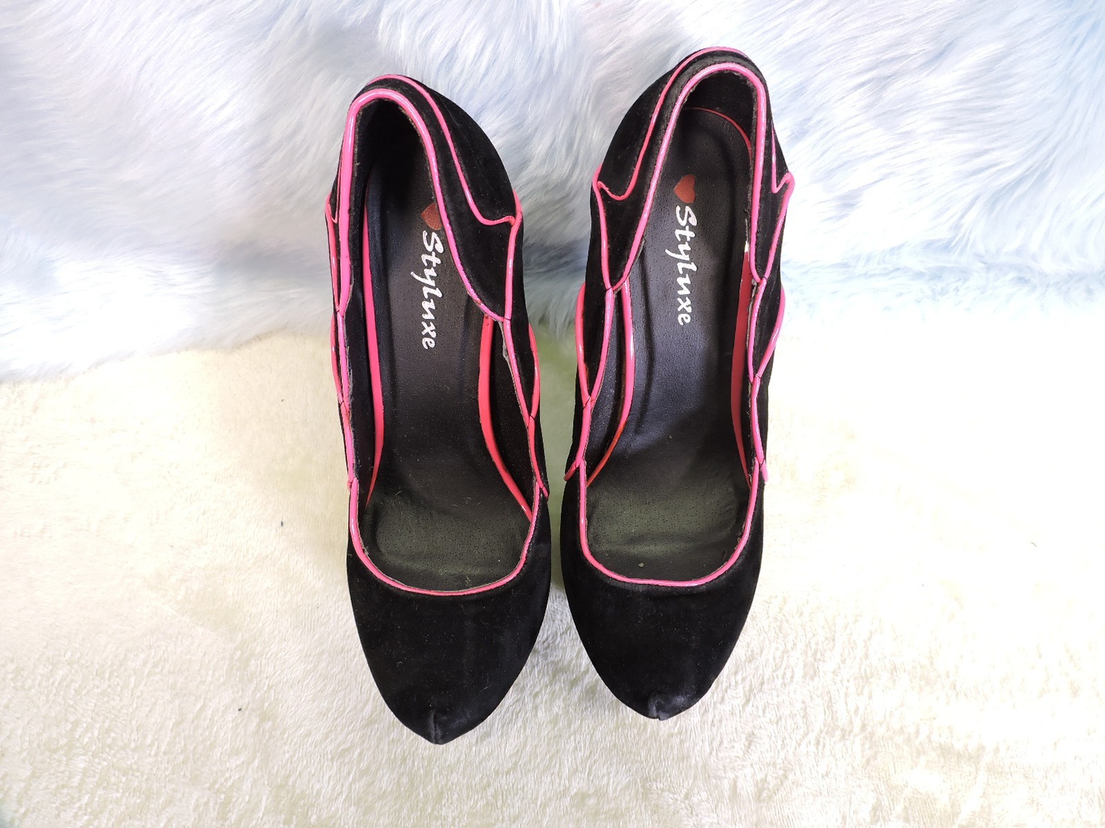 Styluxe Black velvet and Fuschia patent platforms Size 9.5 Womens Mens 8