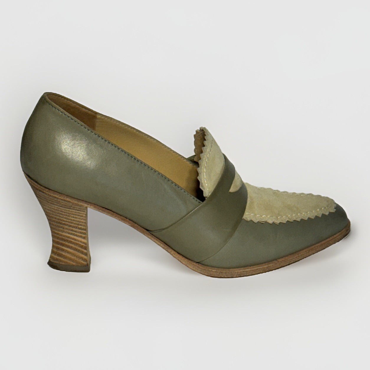 Vintage GUCCI Penny Loafer Green Leather Light Green Suede 2.75 in Heel Sz.6 B
