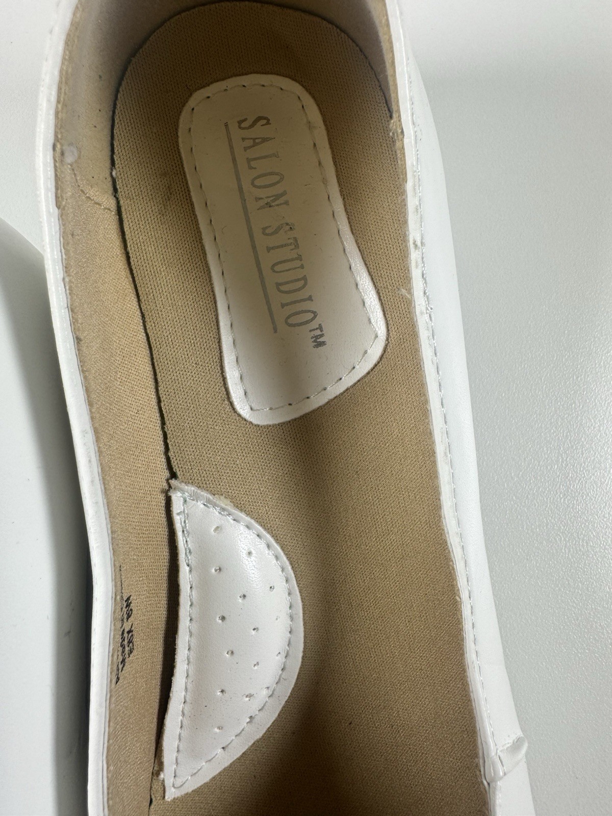 Salon Studio White Man hand Made Pleated Square Toe Slip-On Heel Pumps US 8