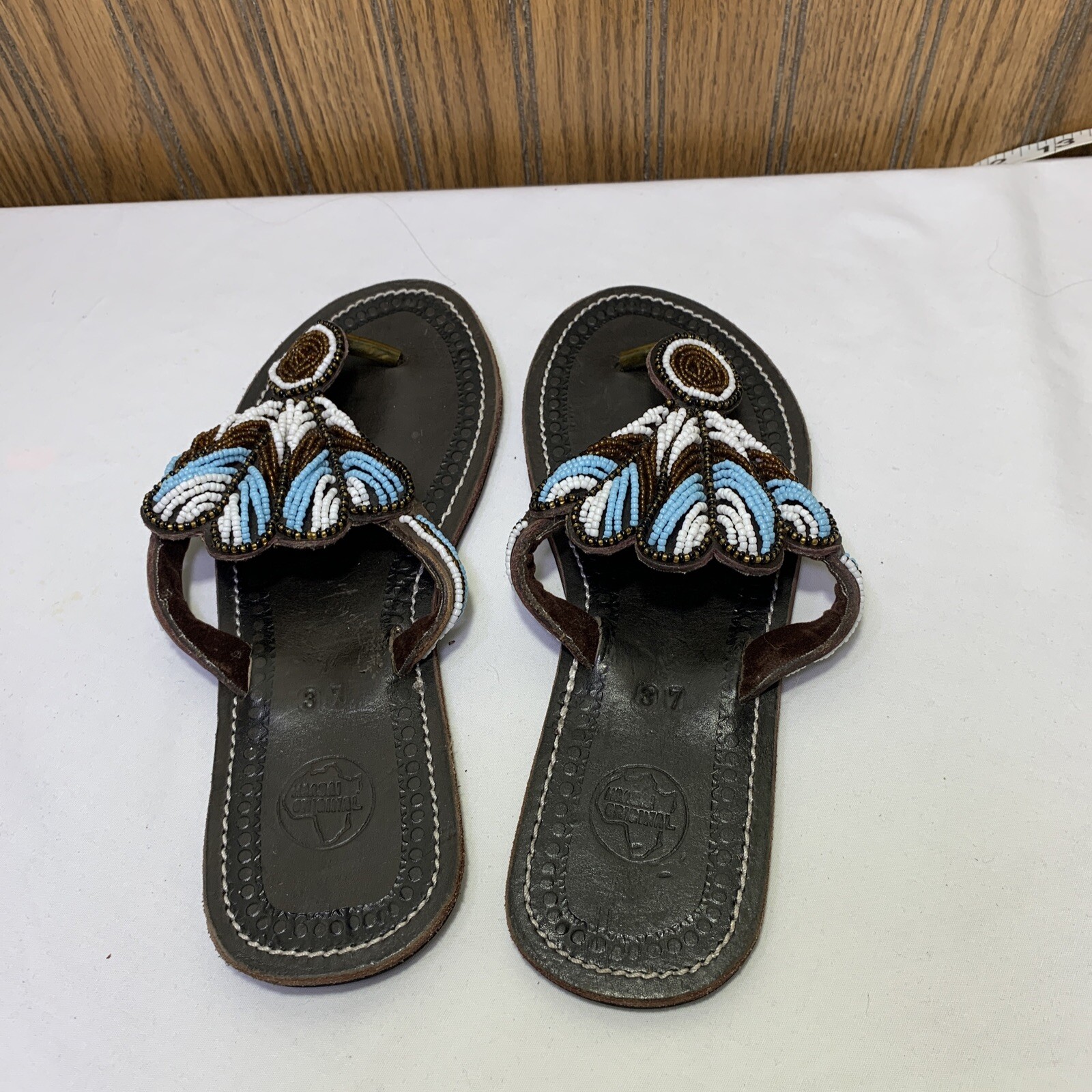 Hand Tooled Leather Sandals Thong Flip Flop Seed Bead Bohemian Size 37 US 6.5