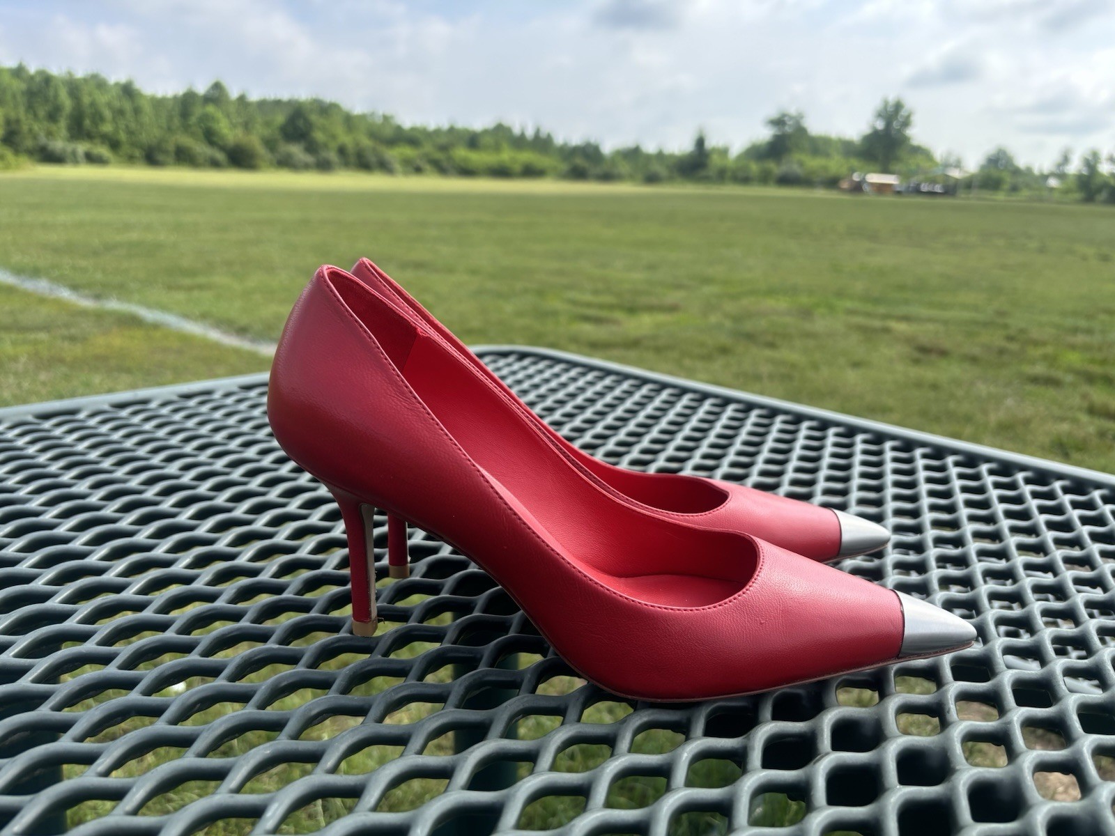 Stuart Weitzman STUART CAPSIZE 85 Pump Size 7.5B Red Brushed SILVER MSP$495