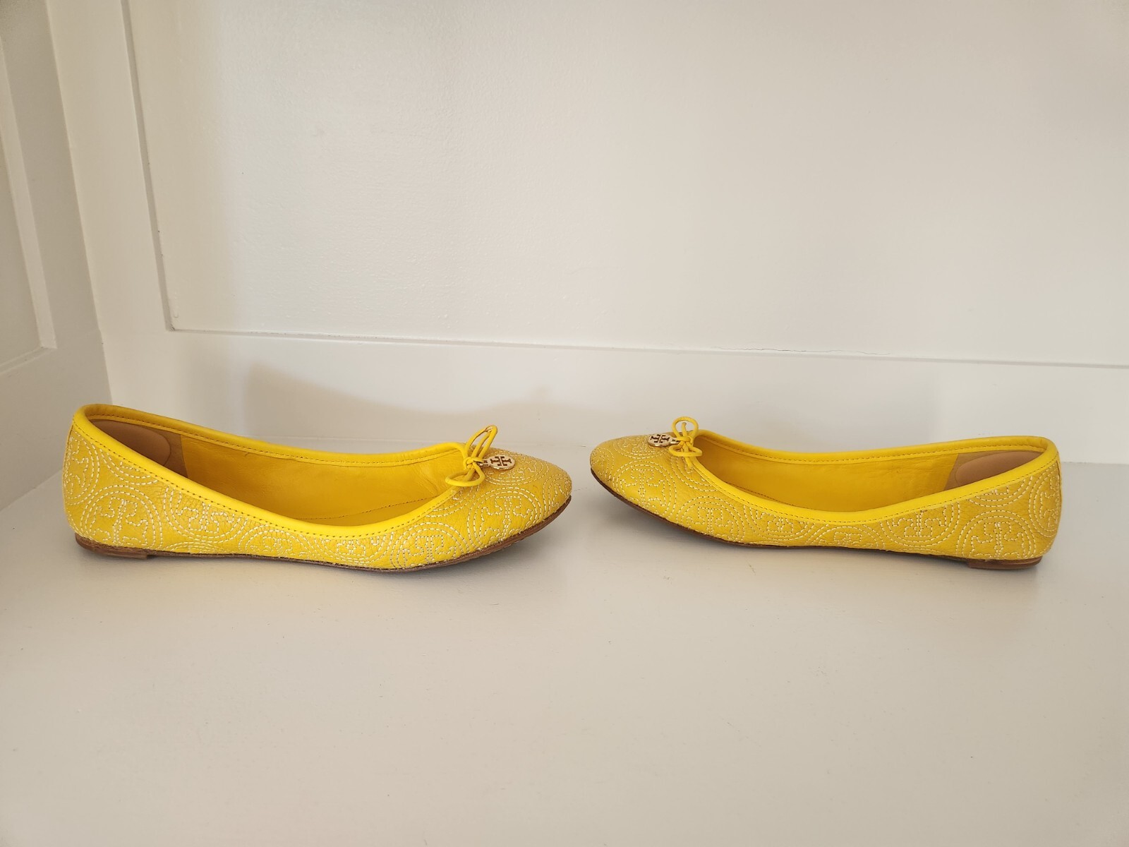VEUC Tory Burch Womens Chelsea Yellow Stitched Ballet Flats Sz 8 M