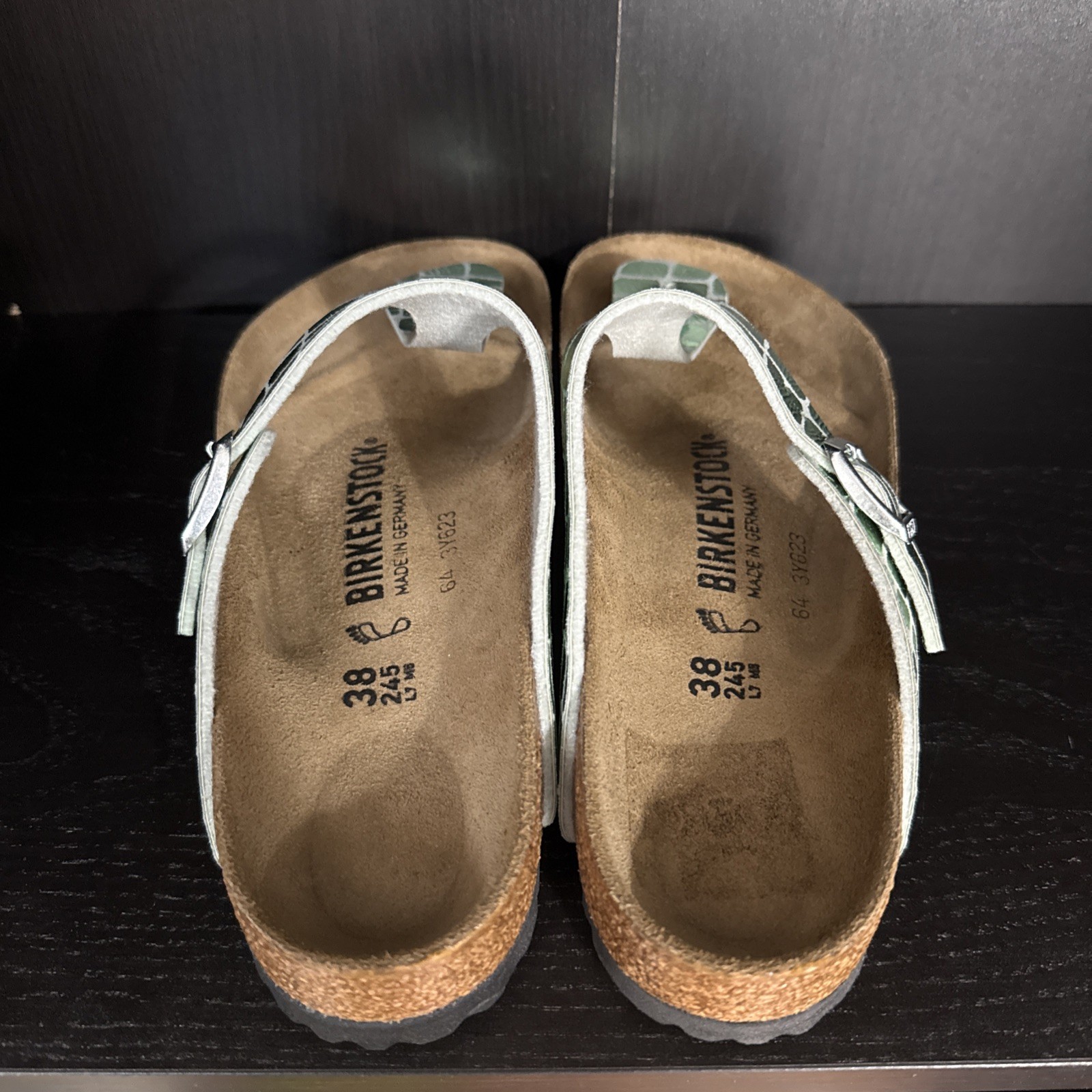 Birkenstock Gizeh Thong Sandals Gator Gleam Pearl Light Mint Silver US 7 – 38 EU