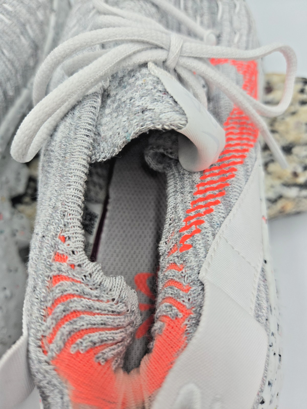 Nike Space Hippie CD3476-100 Summit White Hyper Crimson Womens 10.5 Rainbow Box