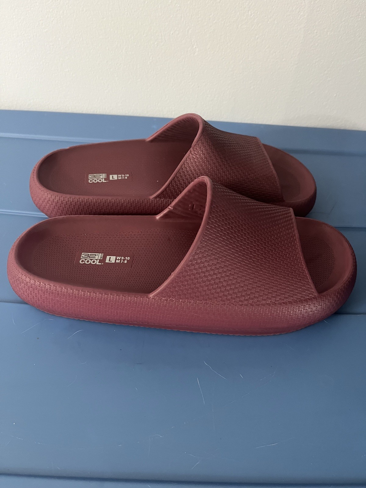 32 Degrees Cool Unisex Maroon Slides Large-W-9-10/M-7-8