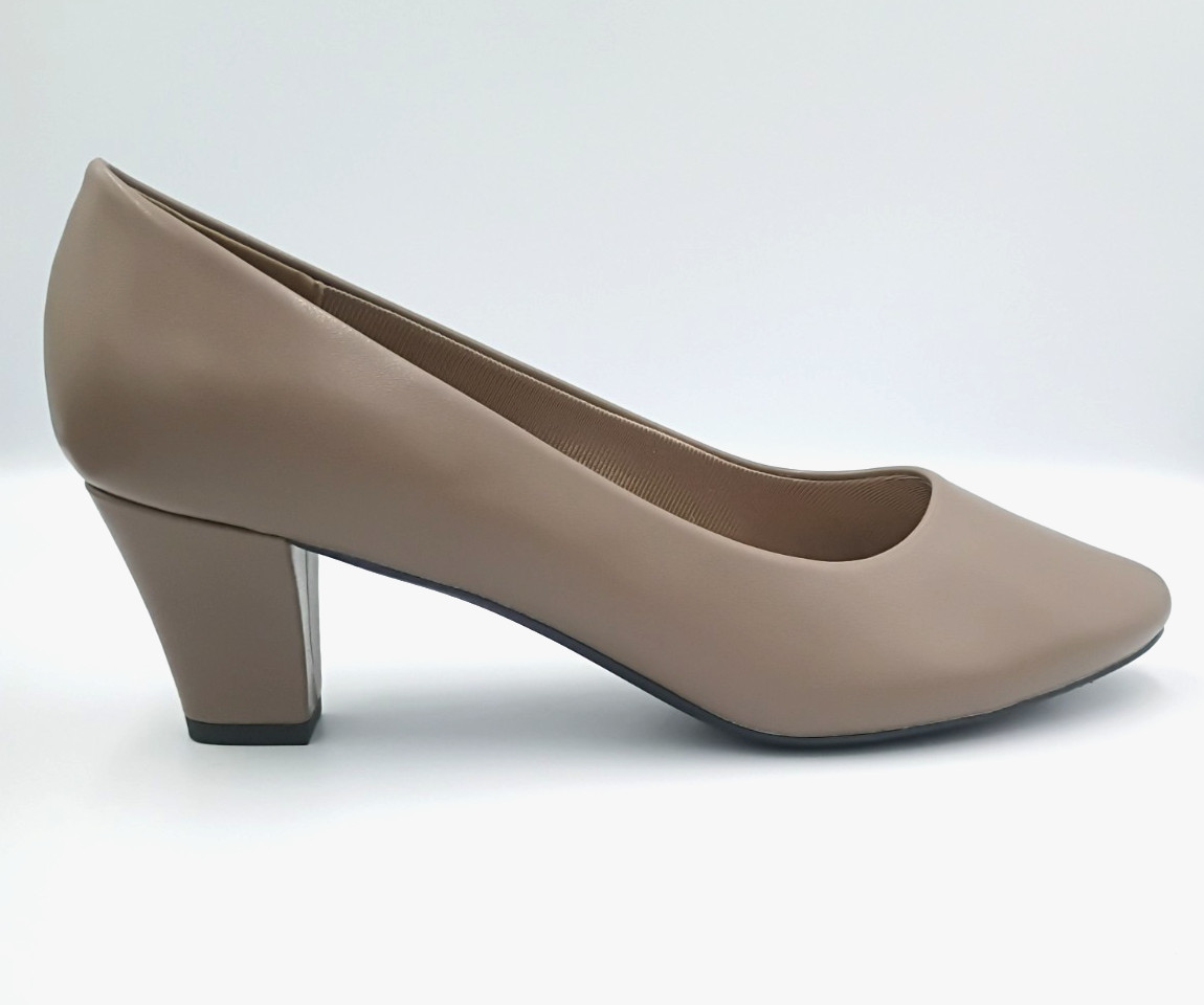 Easy Street Ballari Low Block Heel Pumps Dress Shoes Taupe Womens Size 10 W NEW