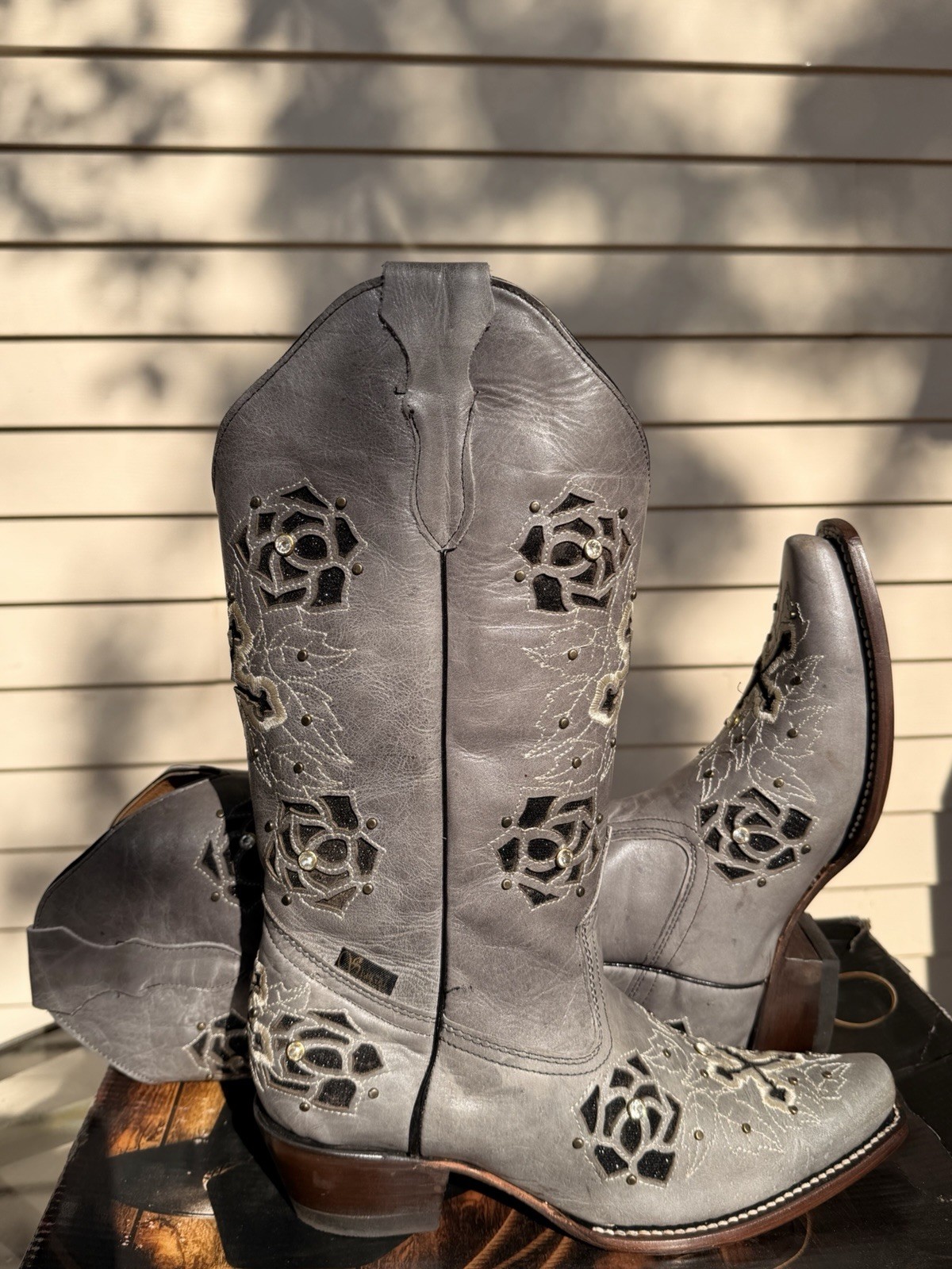 Sergal Gray Cross Floral Embroidery Western Equestrian Boots US Size 10.5