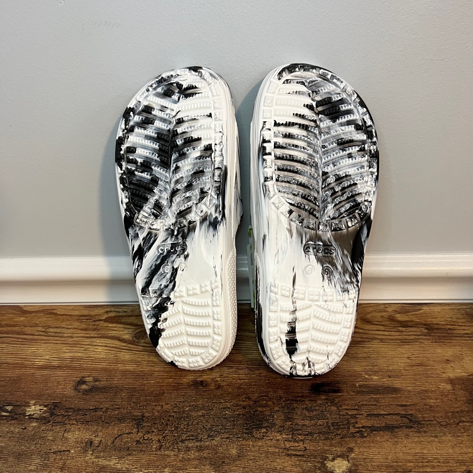 Crocs Classic Marbled Slide Sandals Clog White Black Size M5/W7 M6/W8 M7/W9 NEW