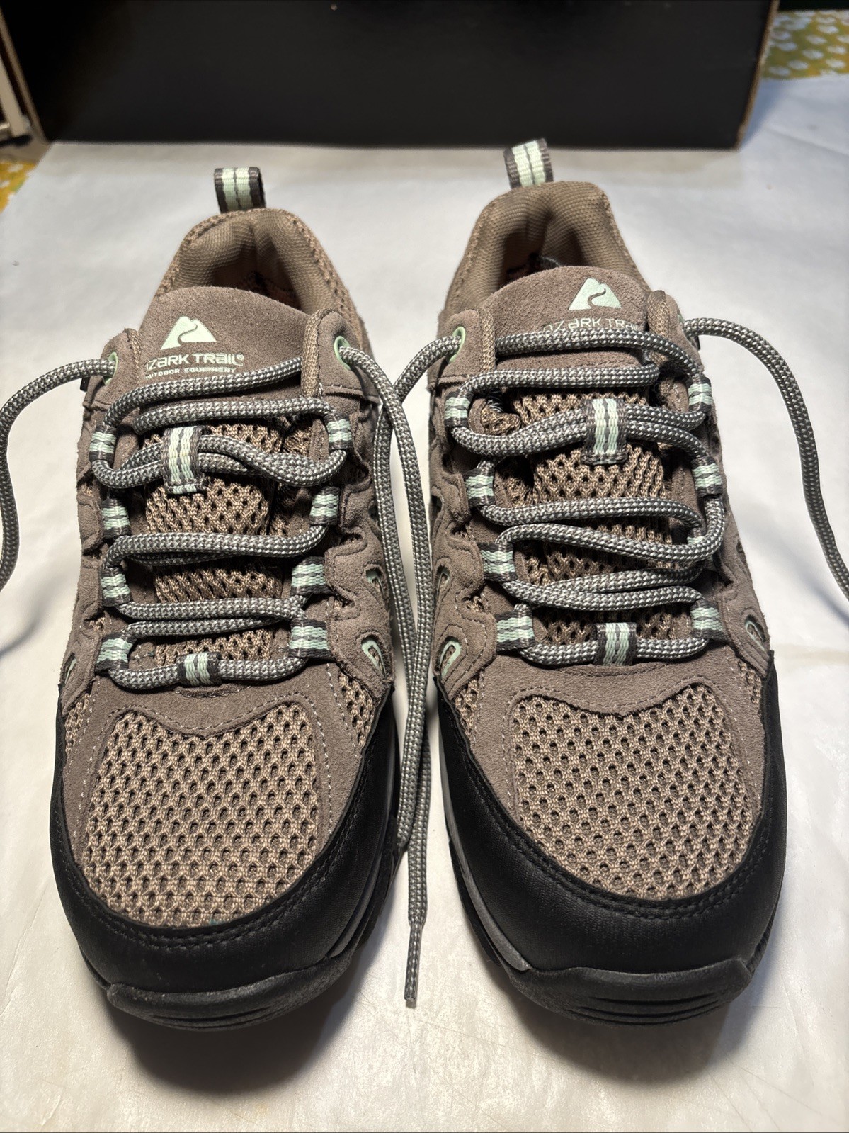 Ozark Trail WMOT23AC003 Women’s Teal/Gray Suede Low hiker Shoes Size 8 Used