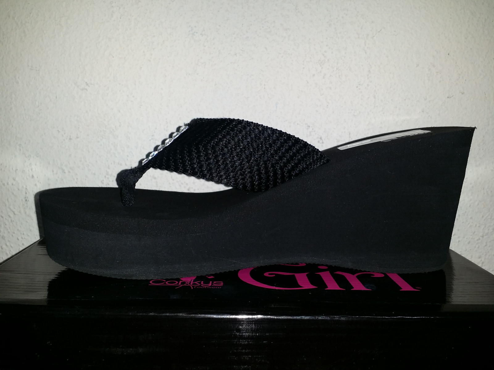 $74 WOMENS 10M CORKYS GYPSY GIRL GLISTEN WEDGE HEEL RHINESTONE SANDAL BLACK