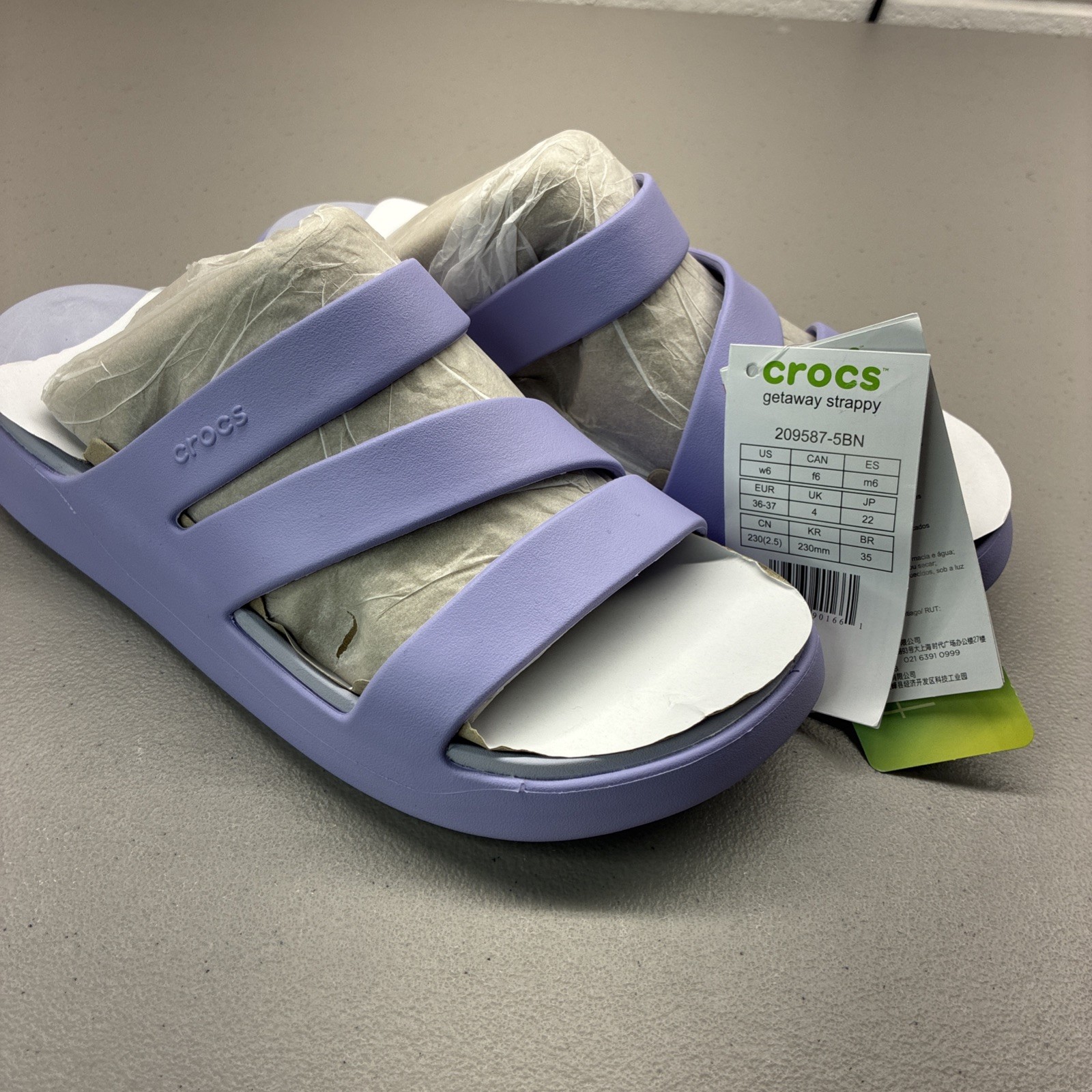 New Crocs Getaway Strappy Lavender Women’s 6 W6 Sandals 209587-5BN With Tags
