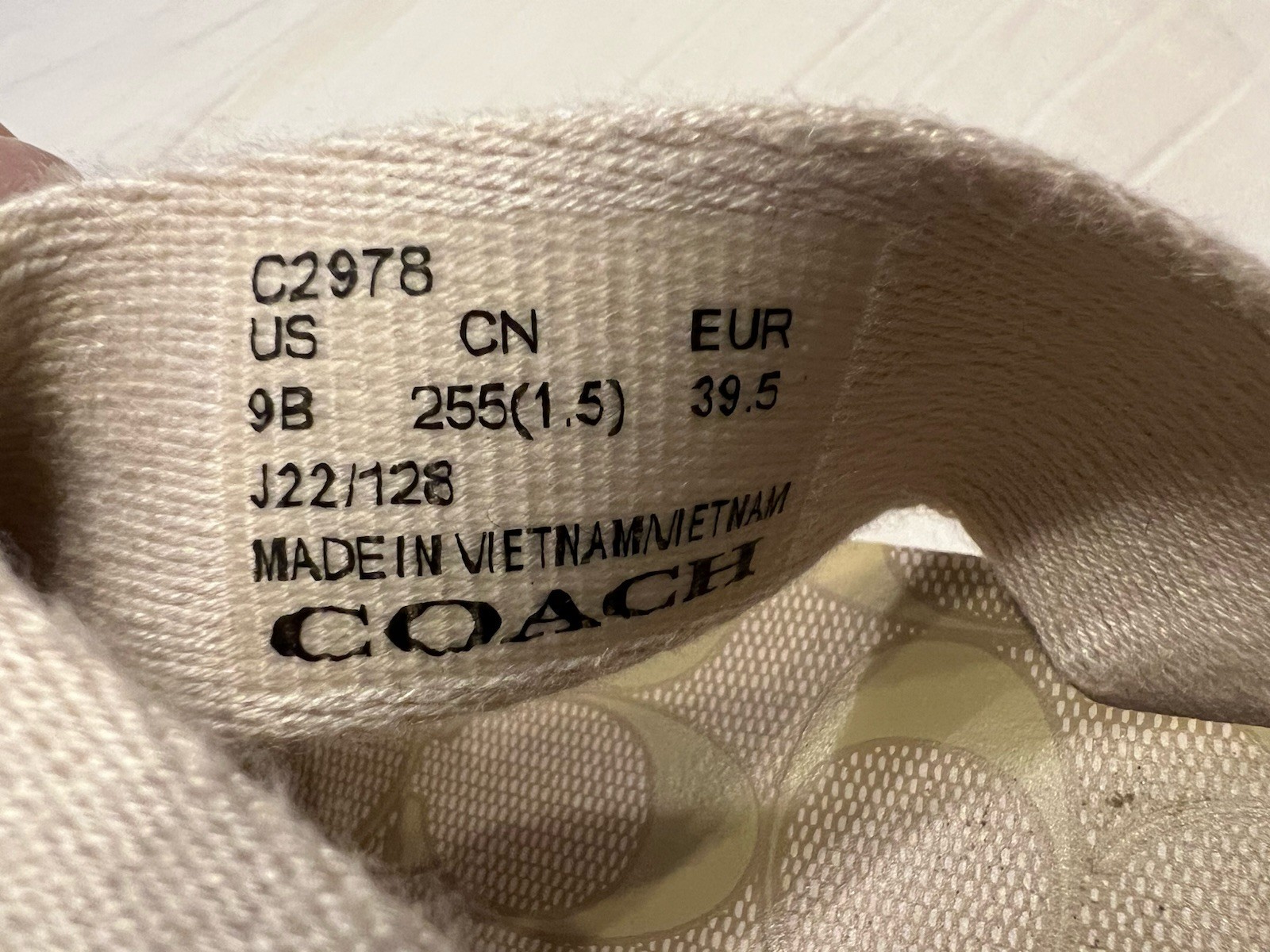 Coach Signature Canvas C2978 Flip Flop Sandals White Khaki Olive Women’s Size 9B