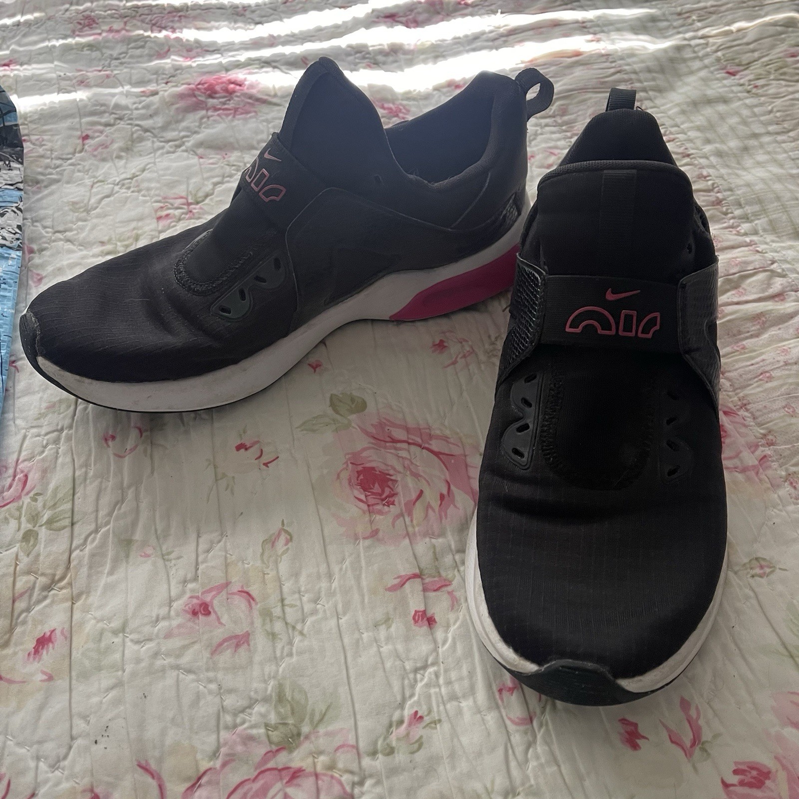Nike Air Max Bella TR 5 Size 9.5 Black Rush Pink W