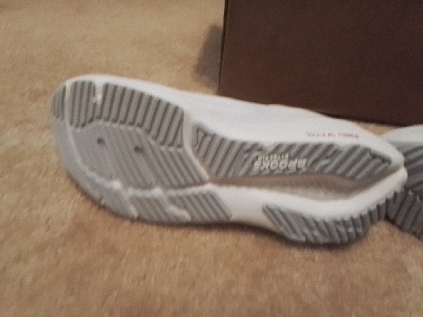Brooks Glycerin 23 1204651B133 Size 8.5 B MEDIUM White Harbor Mist Metallic