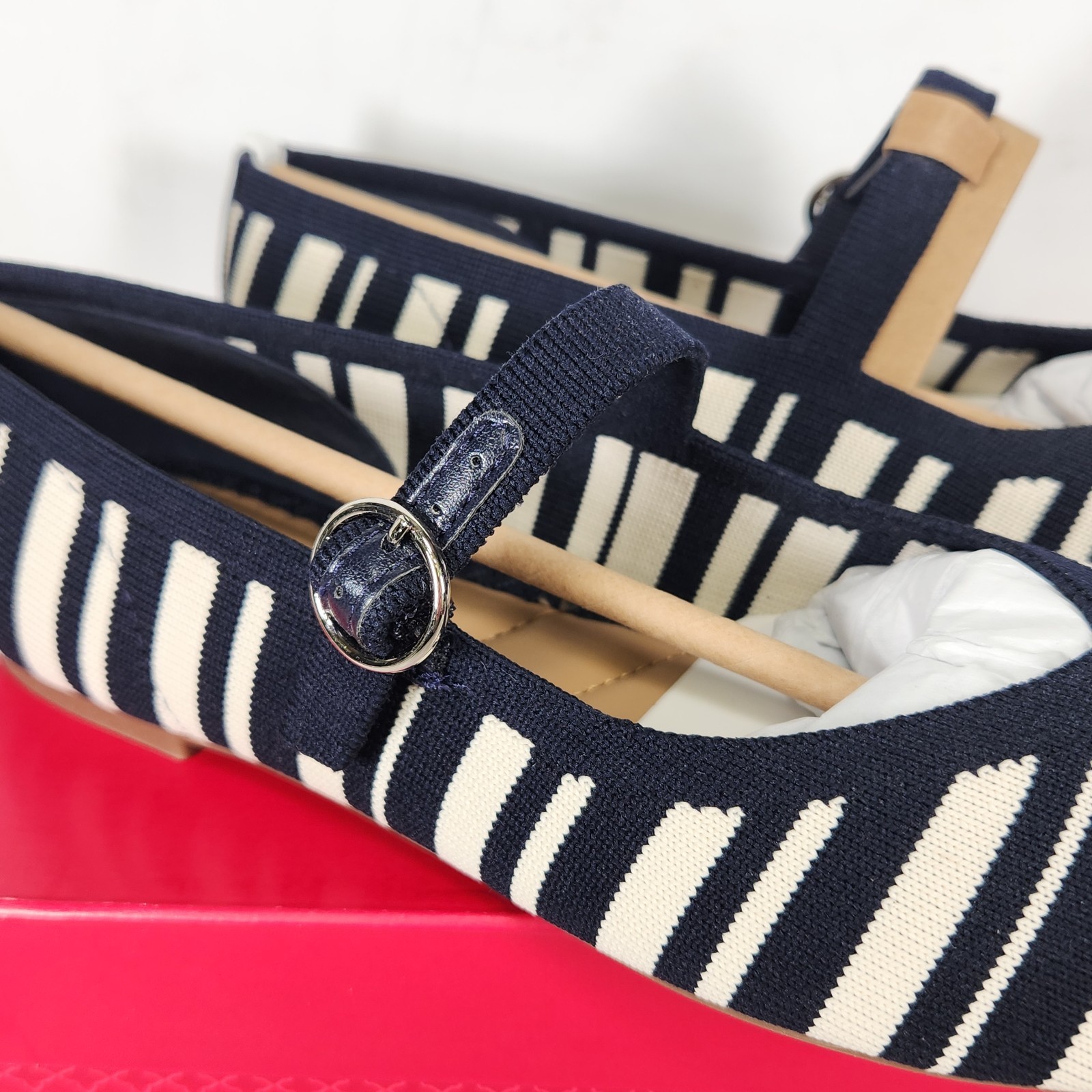 7.5 WOM – Kelly & Katie Tajah – Navy / Off White Stripe Knit
