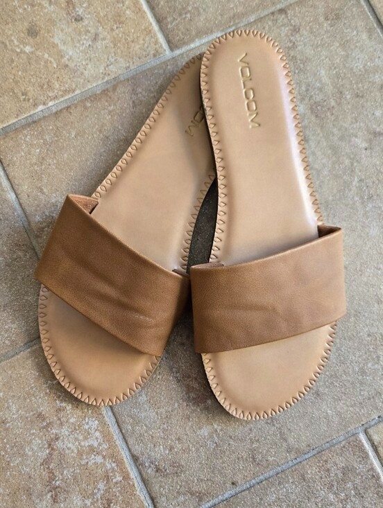 Volcom Women’s Simple Slides Tan Sandals Size 8.5