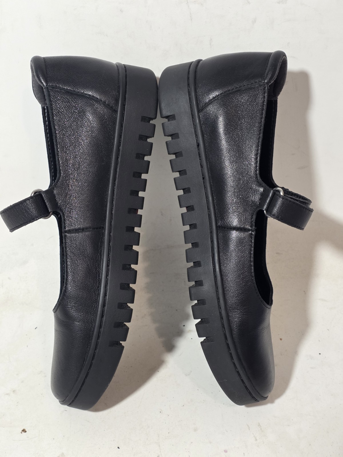 Vionic uptown Mary Jane shoes black leather women’s 6.5
