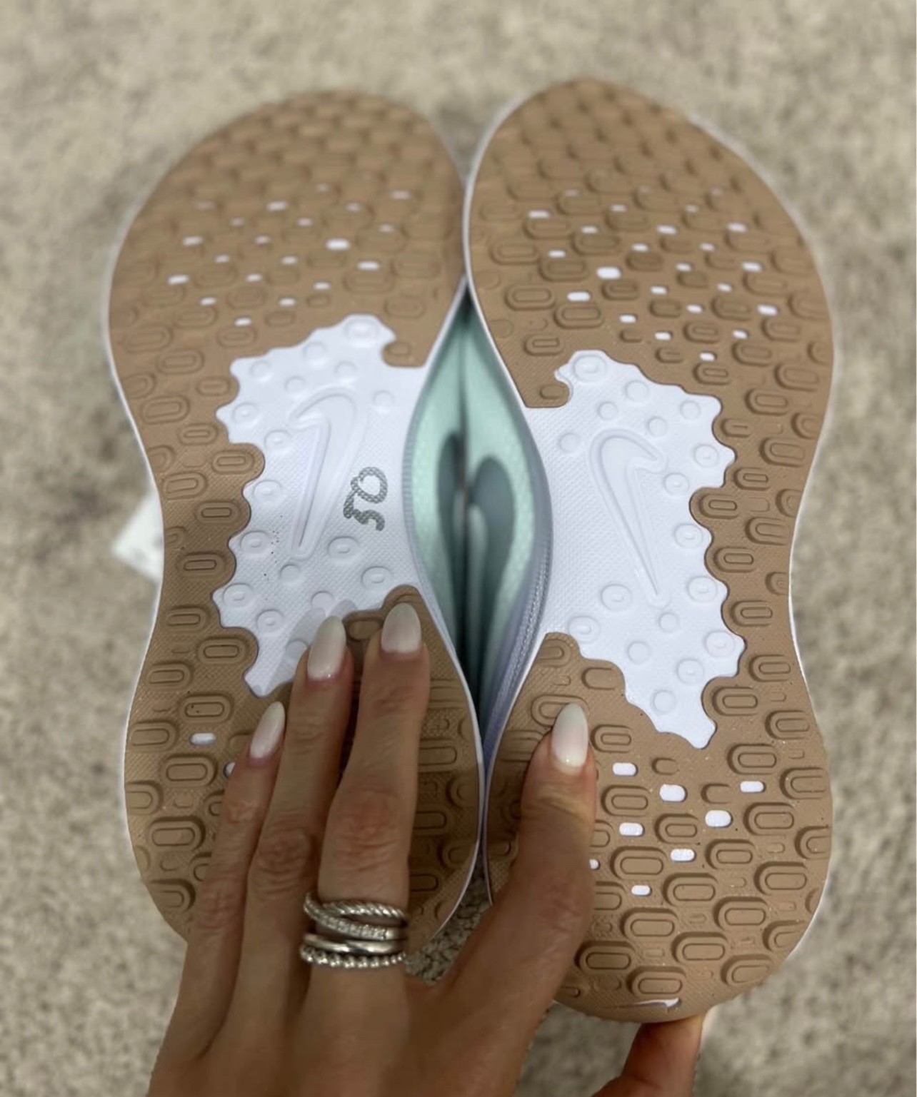 *BRAND NEW* Womens Nike Gym Shoes-Size 9