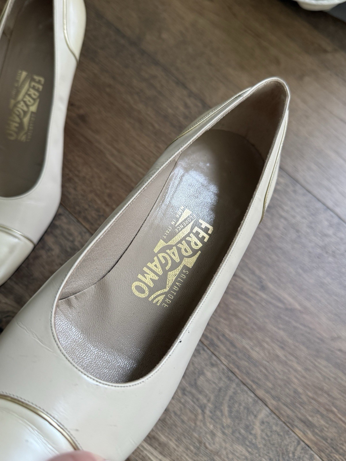 Salvatore Ferragamo vintage Leather Block Heel Pumps 8.5B. Made from calfskin.