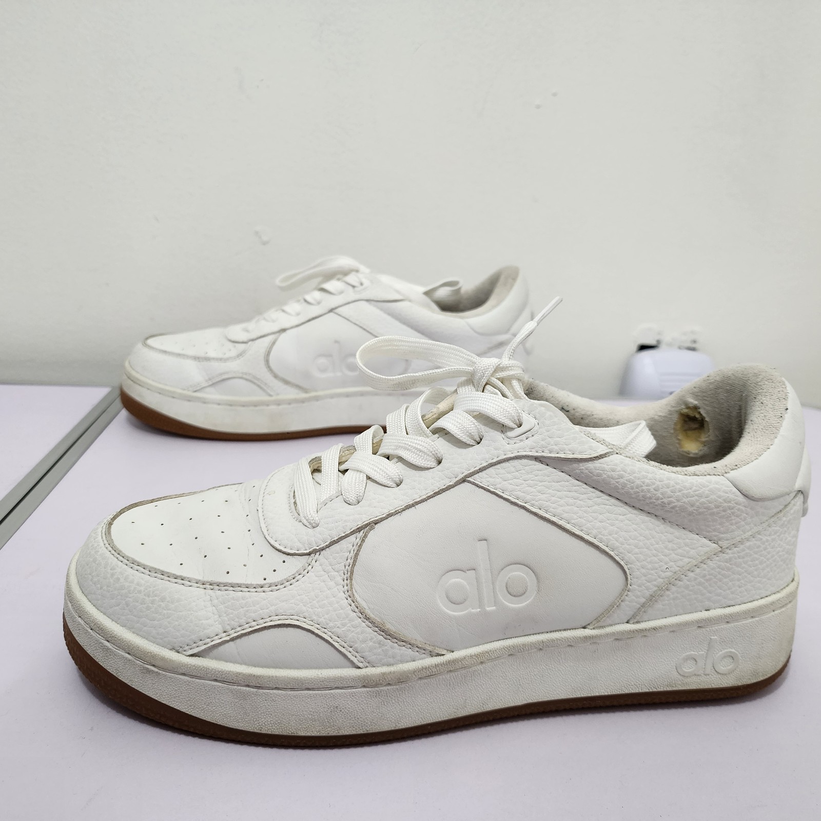 Alo Yoga Recovery Mode Sneakers White A0685U Womens 11.5 Mens 10 Vegan Leather