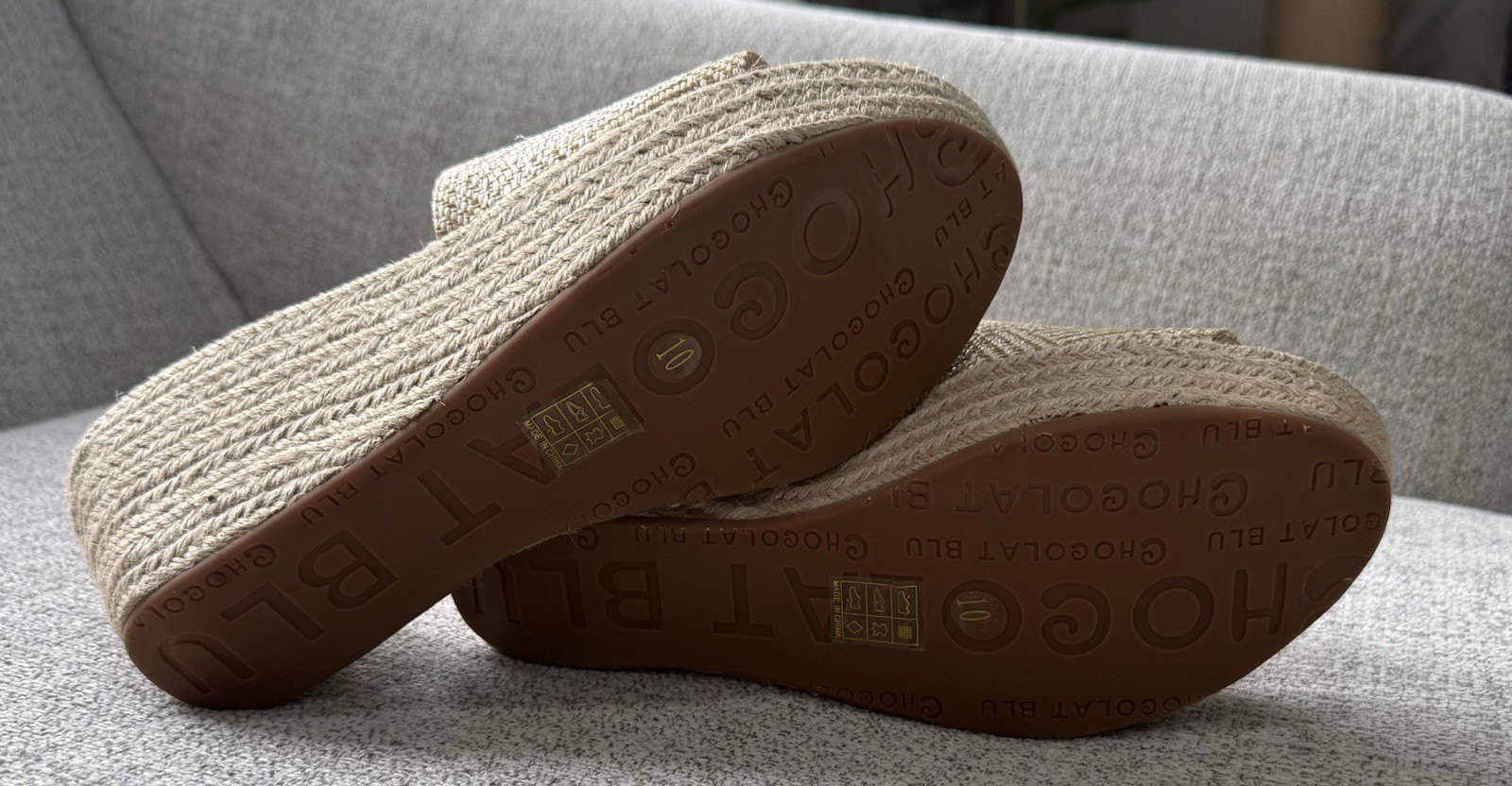 Chocolat Blu Yvon Platform Wedge Sandal Women’s Natural Raffia – Size 10