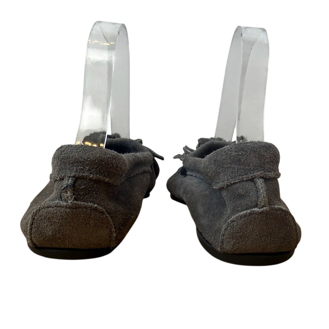 Minnetonka Suede Kilty Hardsole Moccasins Gray Rubber Sole Women’s Size 7.5