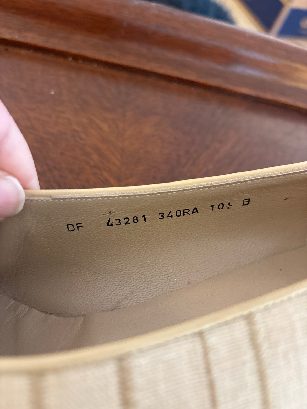 Salvatore Ferragamo Vintage Pumps Cream Beige Striped Canvas Leather Size 10.5 B