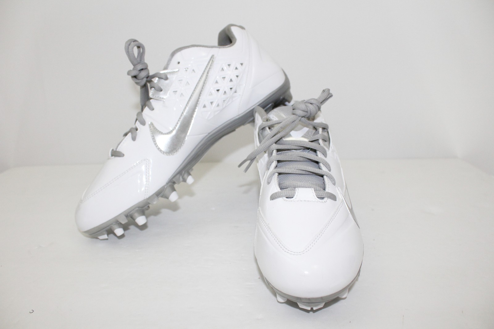 Nike Women’s Speedlax Lacrosse LAX Cleats Shoes – White Silver – Size 12
