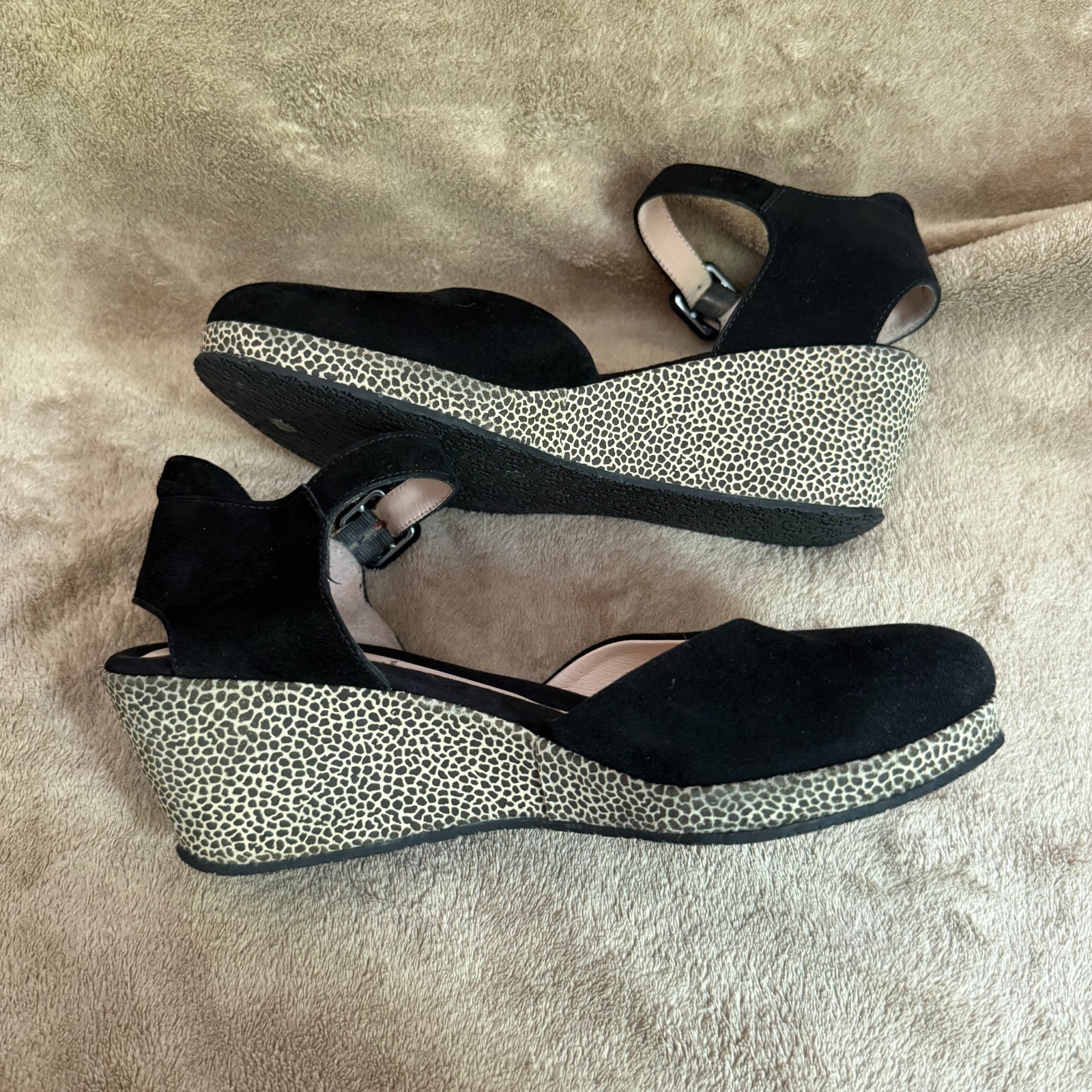 BeautiFeel Women’s Piper Wedges Black/Giraffe Suede Sandals EU 37-US 6/6.5