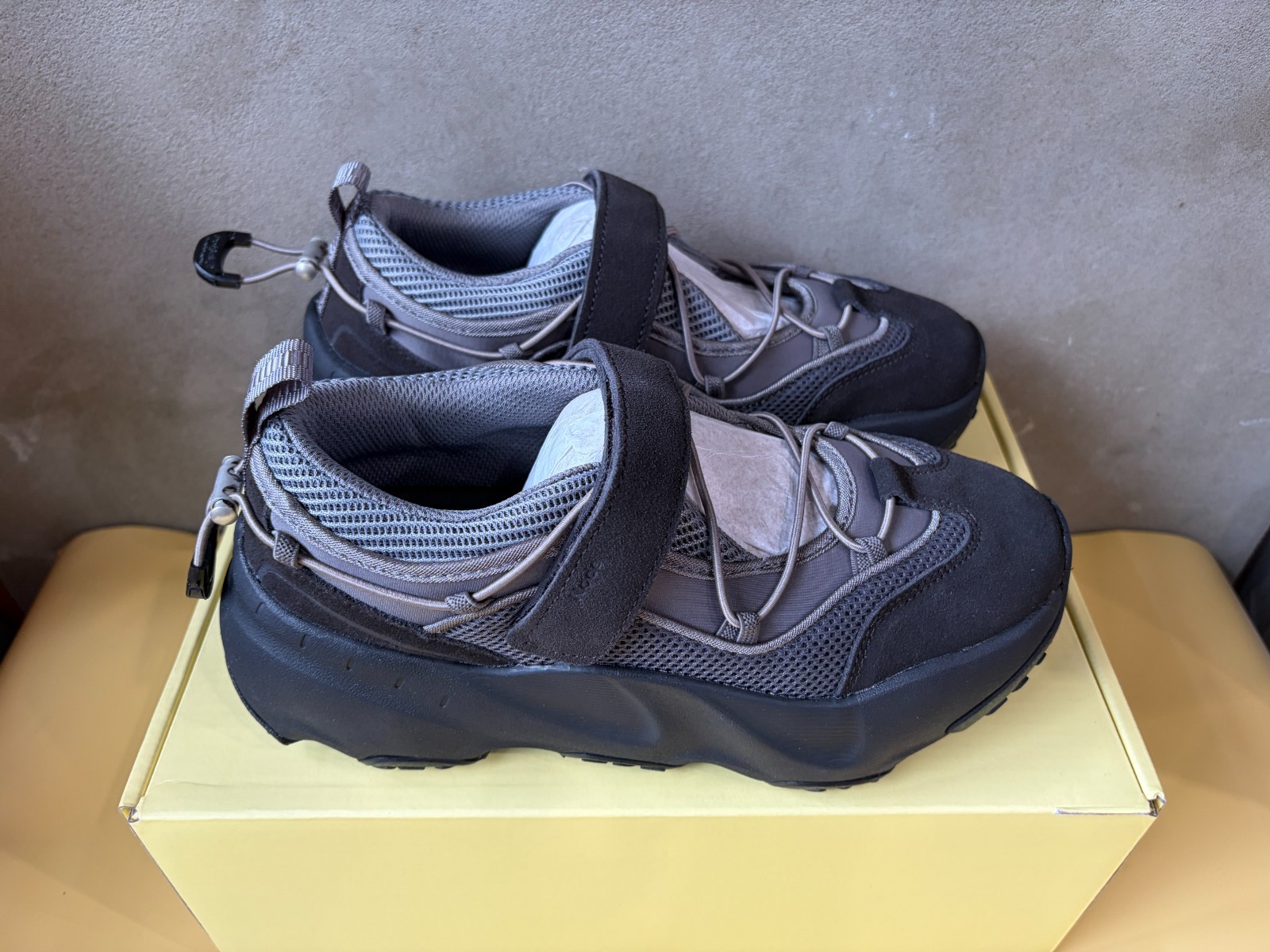 Rockfish Weatherwear Bryn Sneakers V2 Women’s Lifestyle Shoes [US:6] CHARCOAL