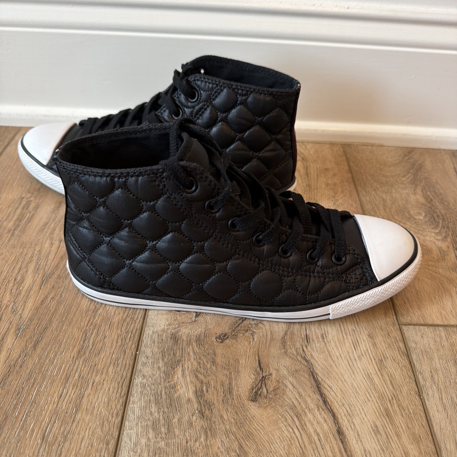 Converse All Star Women’s Sneakers Black Quilted High Top US 7 NWOB