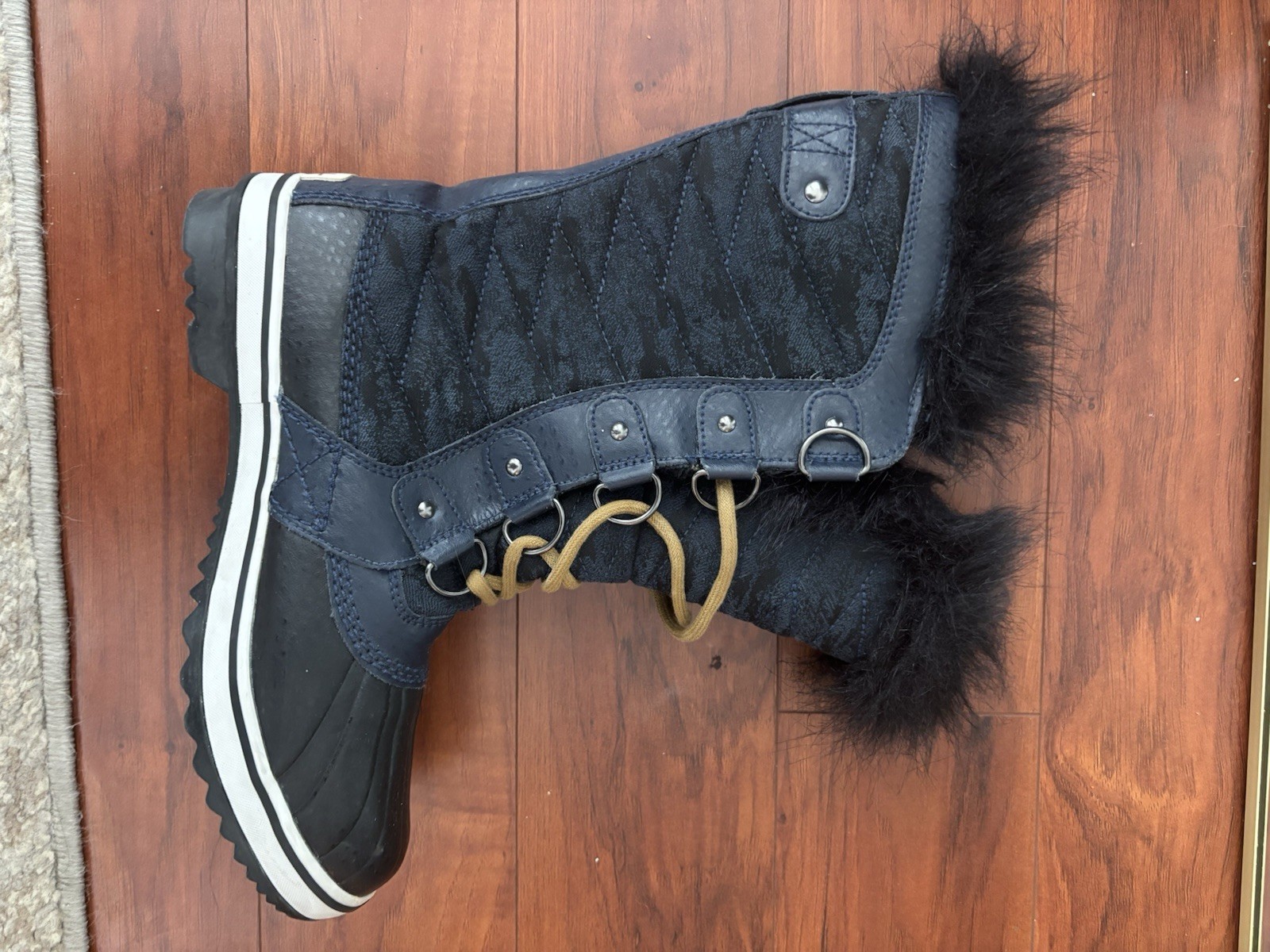 Sorel Women’s Black Lace-Up Mid-Calf Snow Boots Lined Faux Fur Trim 7.5