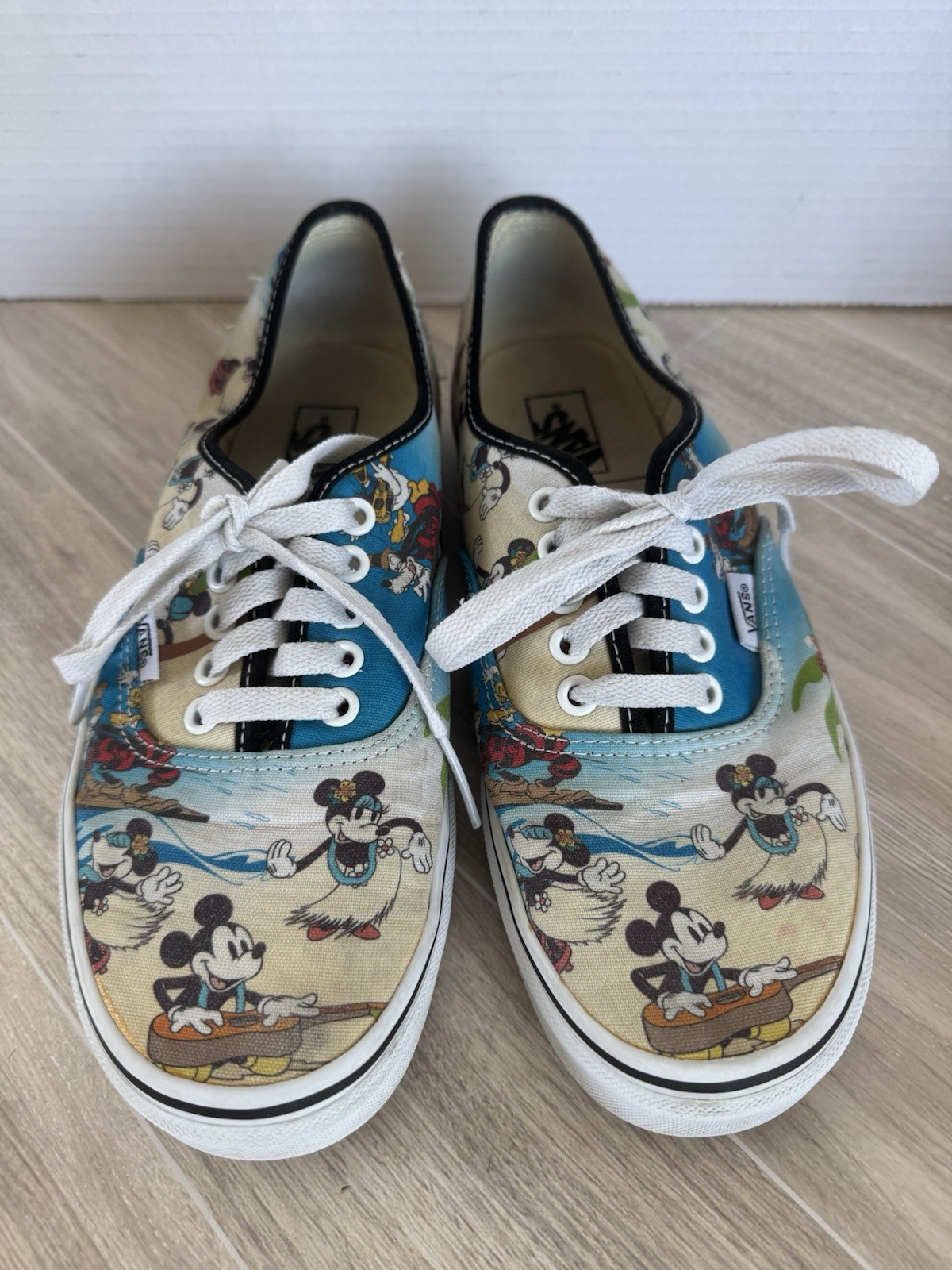 Disney Vans Wm Sz 9.5 Men Sz 8 Lace Up Low Top Style Mickey Hawaii Graphics
