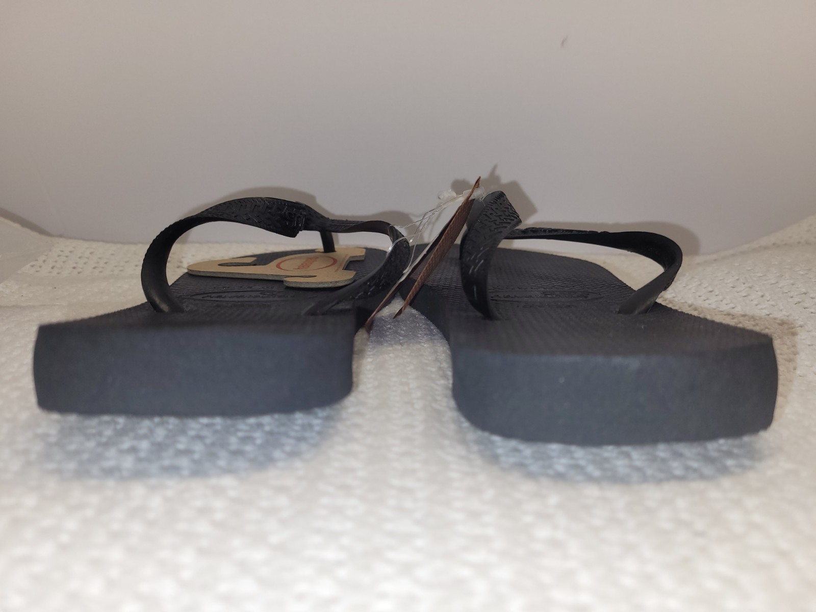 Havaianas Unisex Top Thongs Flip Flops Black (Mens 7/8) (Women’s 9/10)