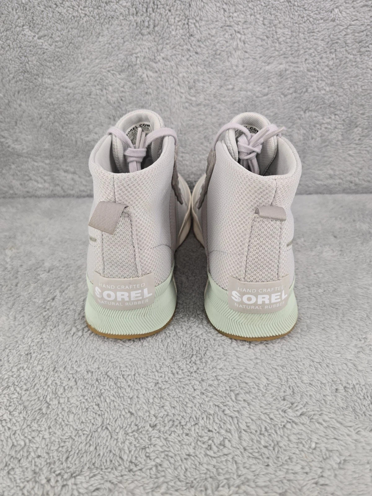 Sorel Women’s Out n About III Waterproof Mid Sneaker In Grey Size 10 GUC.