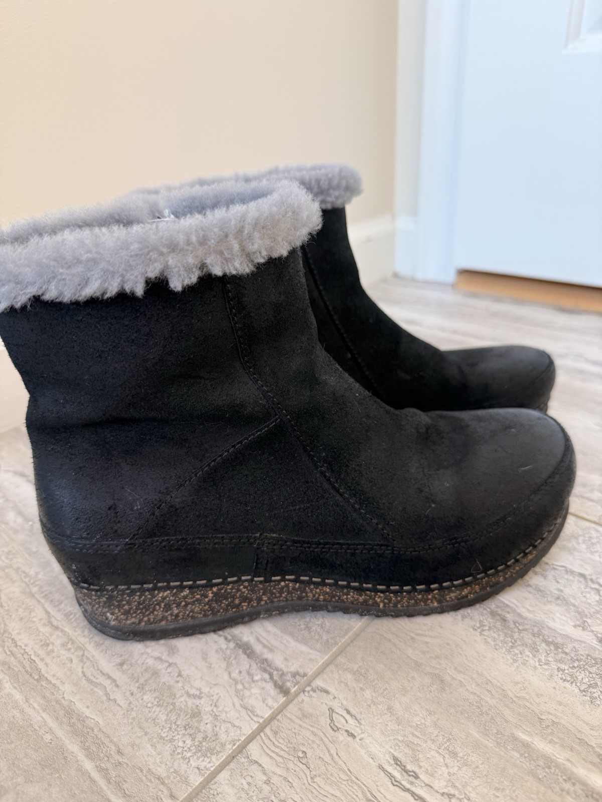 Black Suede Ankle Bootie Wedge Round Toe Side Zip Faux Fur Trim US 8.5