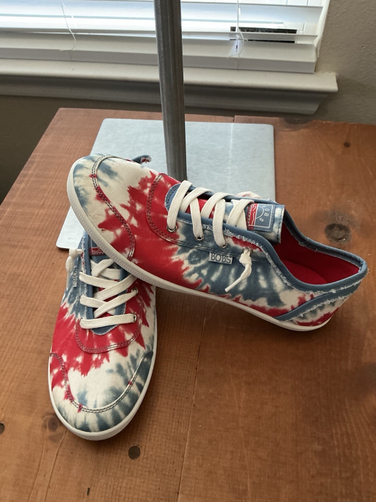 BOBs B Cute Skechers Patriotic Camp Color From Finish Line Memory Foam SZ 10