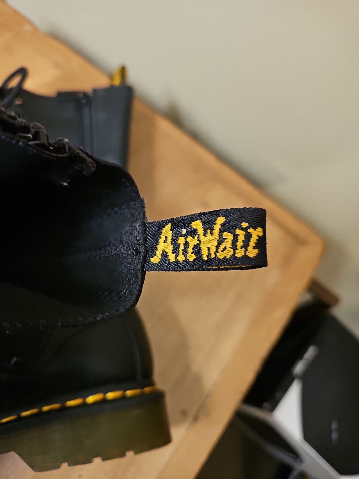 Dr. Martens 1B99 Lace Up/Side Zip 14 Eye Black Leather Boots Womens US 8 (NJ004)