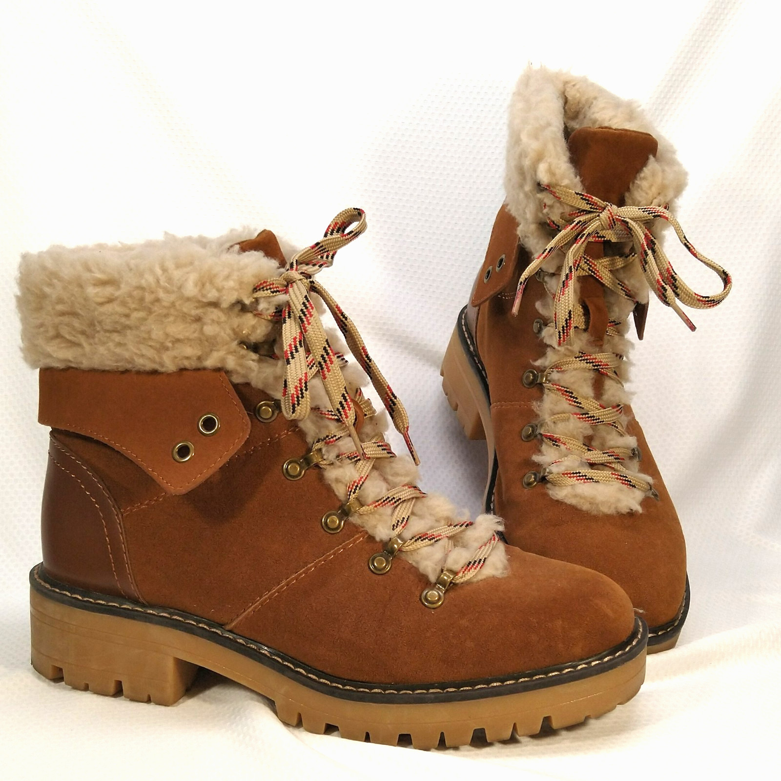 Time and Tru Women’s 9W Brown Faux Suede Lace Up Ankle Bootie Fur Lined Cozy
