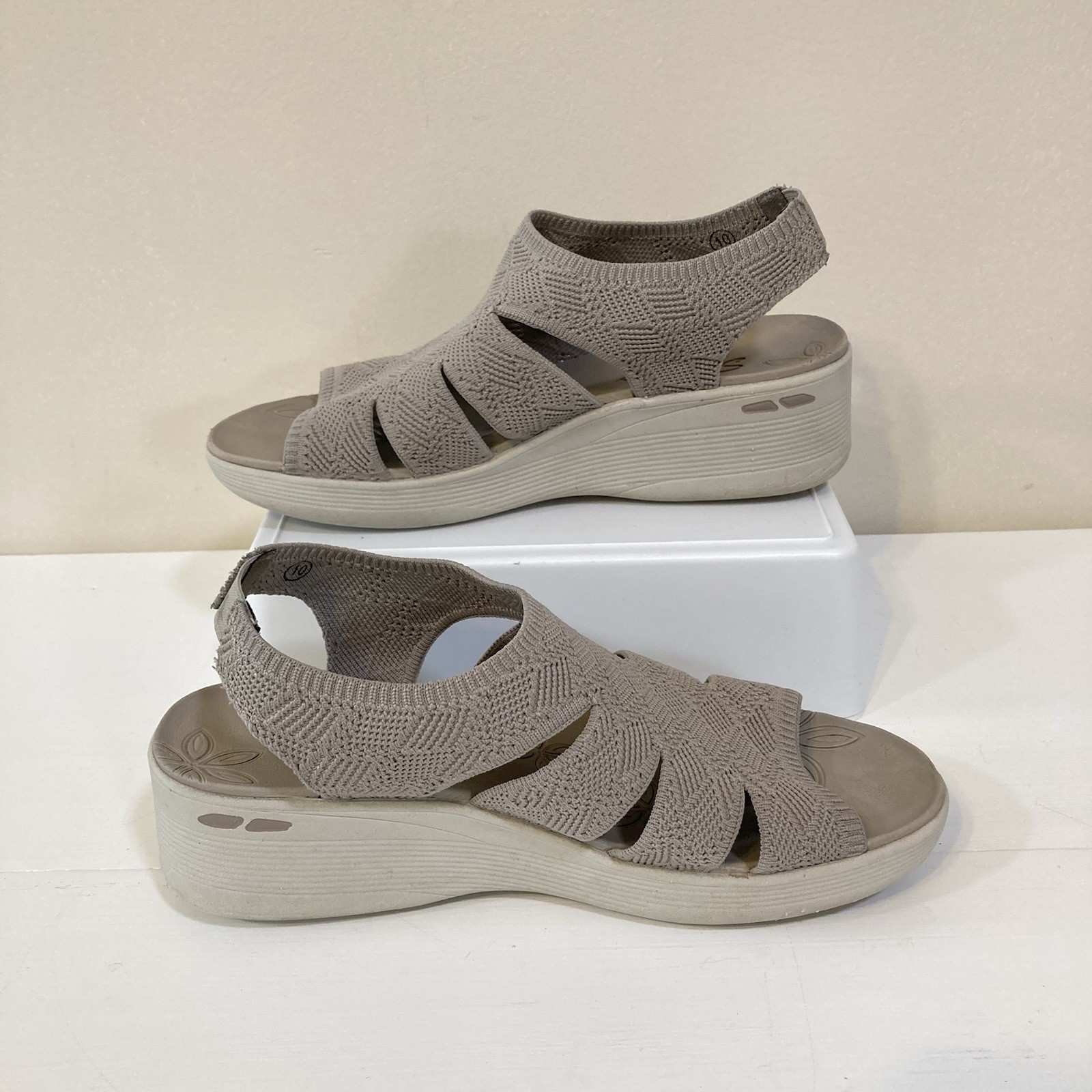 Skechers Pier Lite Memory Maker Knit Wedge Sandals Sz 10 Womens Taupe
