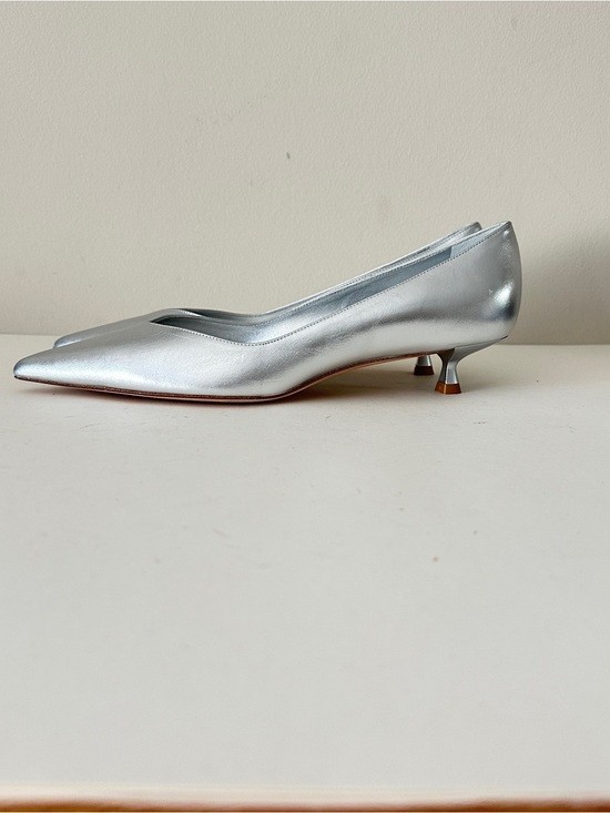 NEW Stuart Weitzman Eva 35 Silver Leather Pointed-Toe Kitten Heel Pumps, Sz 8.5