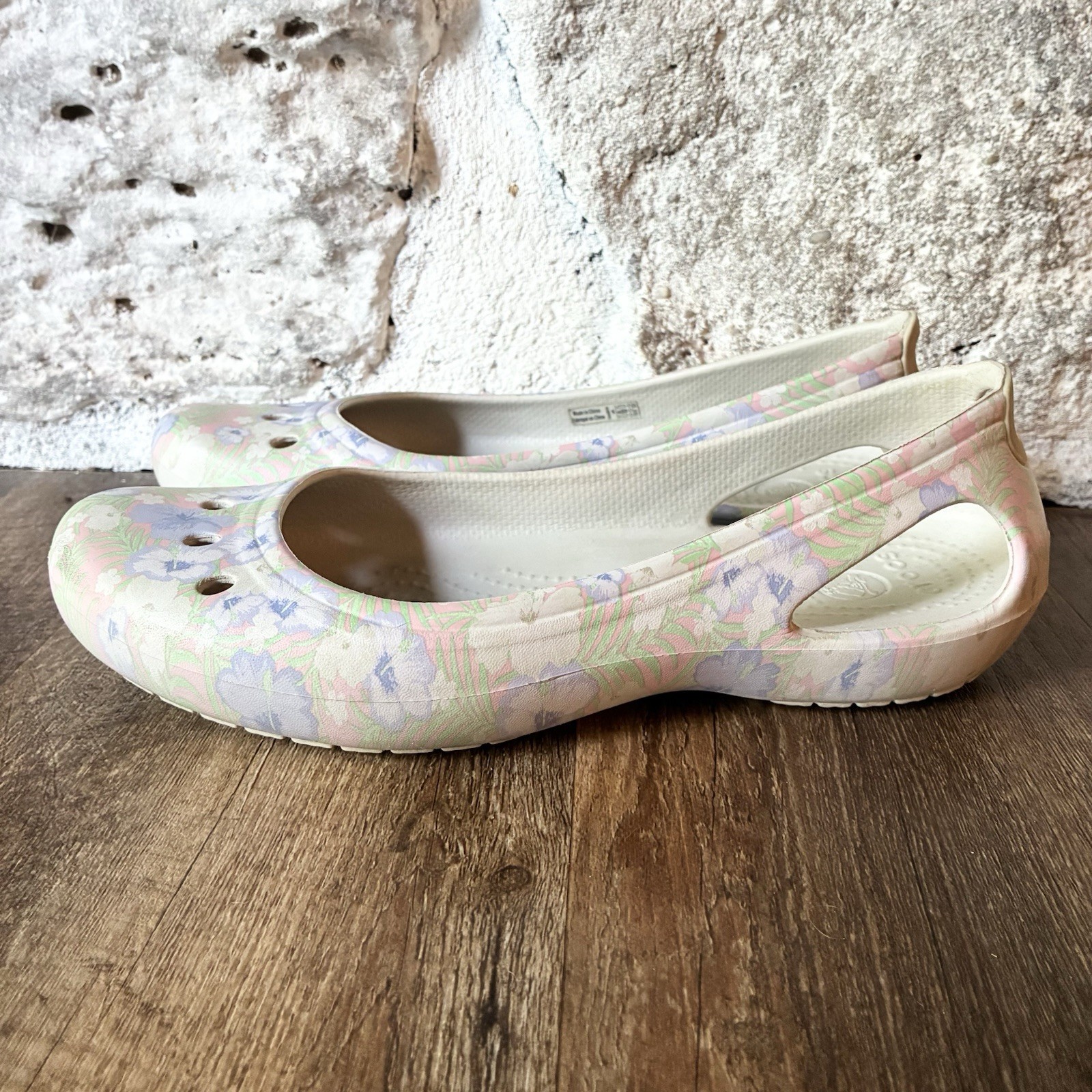 Crocs Kadee Slip On Ballet Flats Pastel Tropical Floral Flower Print Womens 8