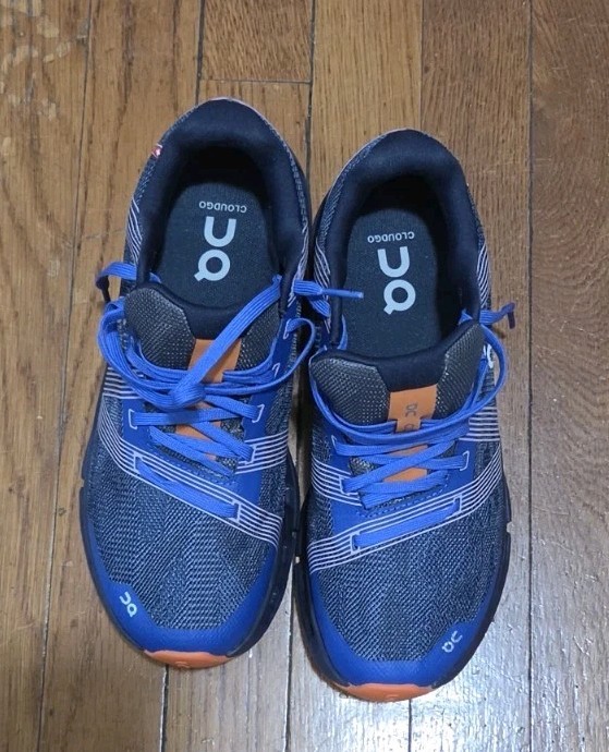 On Running Cloudgo Womens Size 8 Blue Orange Running Shoes Sneakers 55.98233