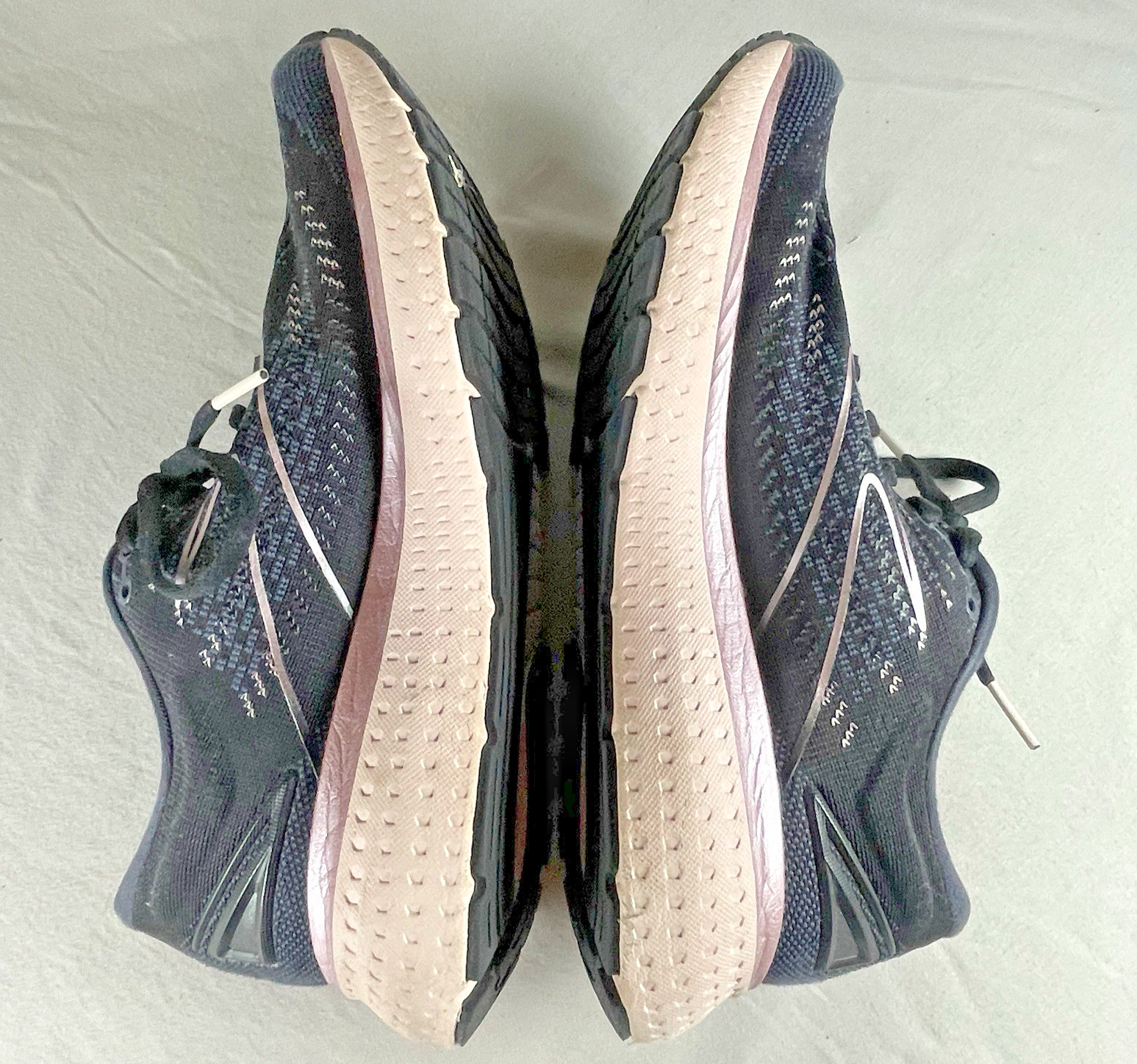Brooks Glycerin 19 Women’s 8 B (Med) Running Shoes Sneakers Black Metallic Pink