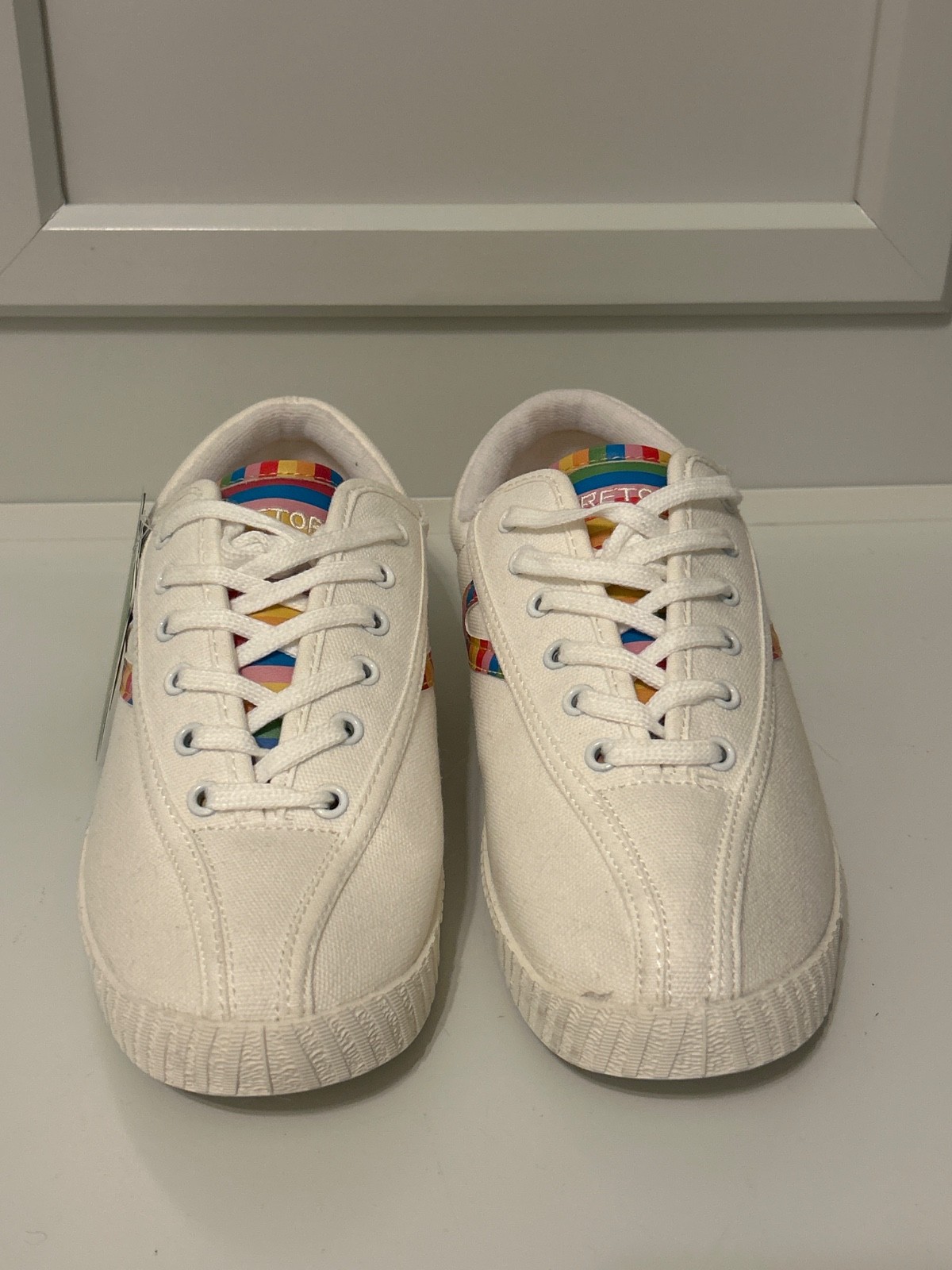 Tretorn Nylite White Canvas Sneaker With Rainbow Accent NWT Women Size 8.5 Med