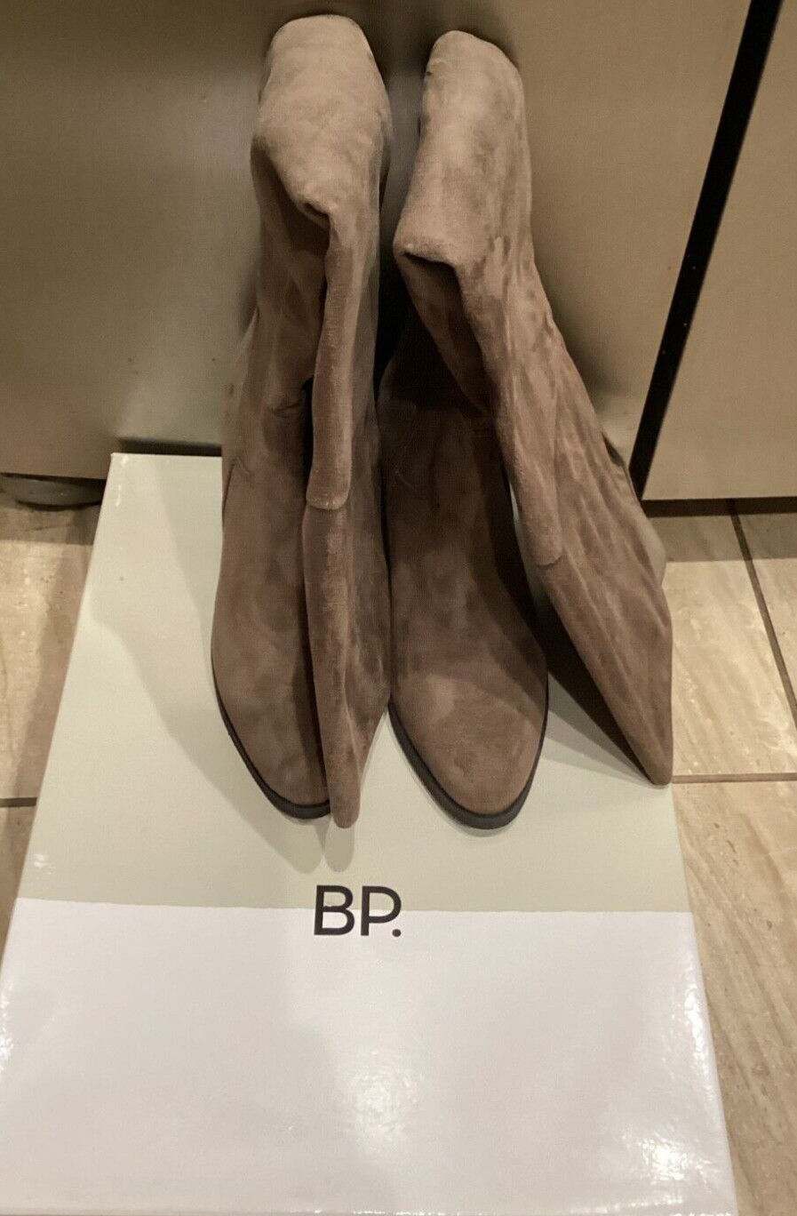 Women NIB «BP.» Gray/brownish suede block heel boots. Size 7M