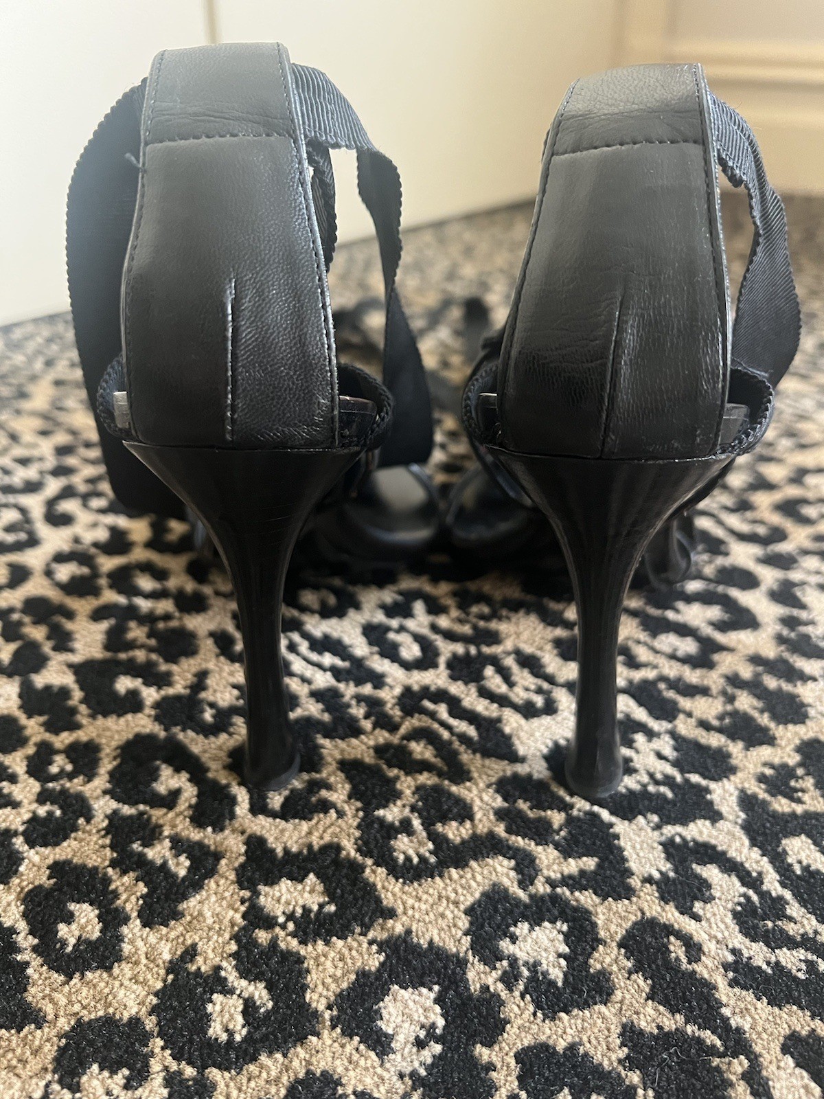 Gucci Tom Ford 2002 Runway Collectible Grosgrain Ribbon Heels Sz. 7 B